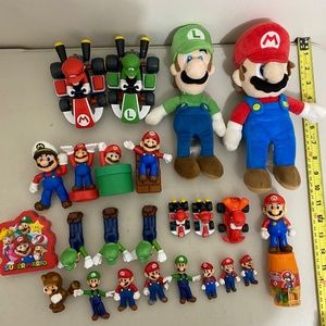 Super Mario & Luigi plush 10”, 5 cars, box, Candy container and 15 figures.